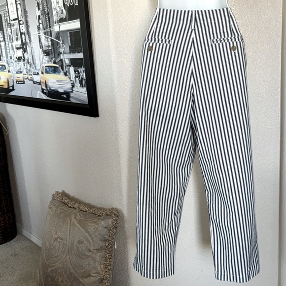 LAND’S END Navy/White Striped jeans, high rise, capri, pockets. 14 - Picture 7 of 17